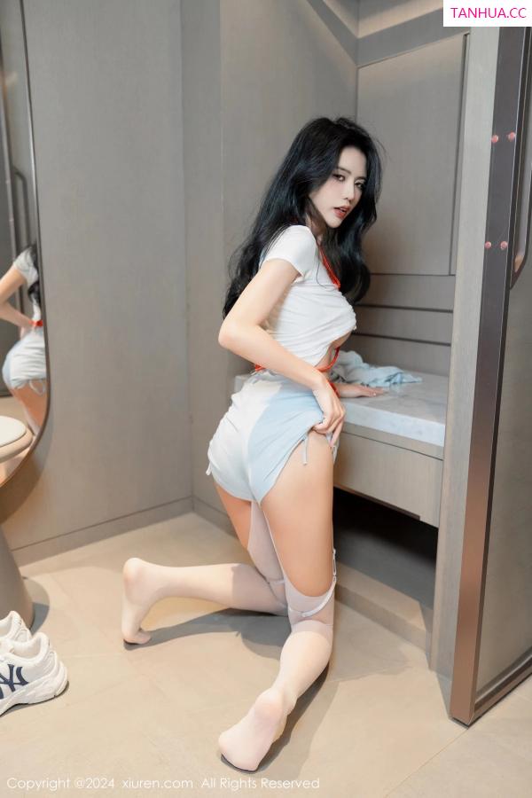 李浅浅  [XiuRen]高清写真图 2024.02.19 No.8105 浅浅Danny 捆绑美腿第31张图片